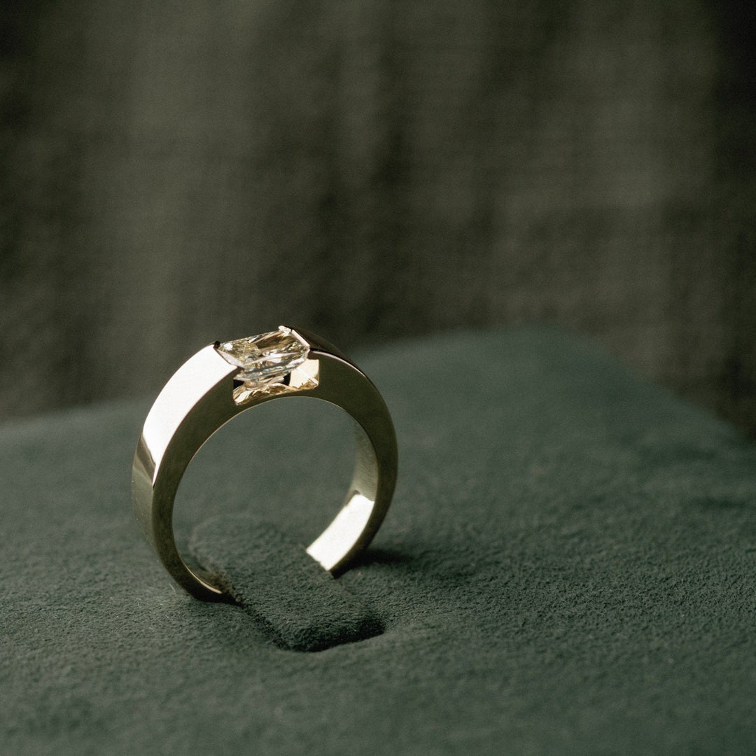 1.0CT Warm White Radiant Diamond Unqiue Solitaire Lab Grown Wedding Ring