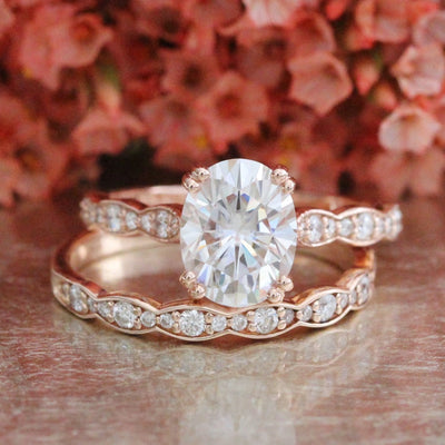 2.0ct Oval Moissanite Double Claw Ring with Unique Wedding Band
