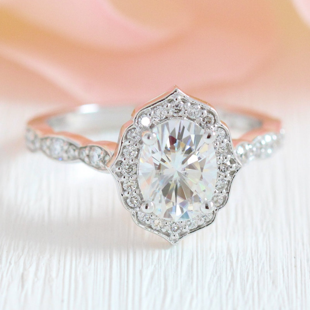 Oval Vintage Floral Bridal Set With Scalloped Moissanite Band