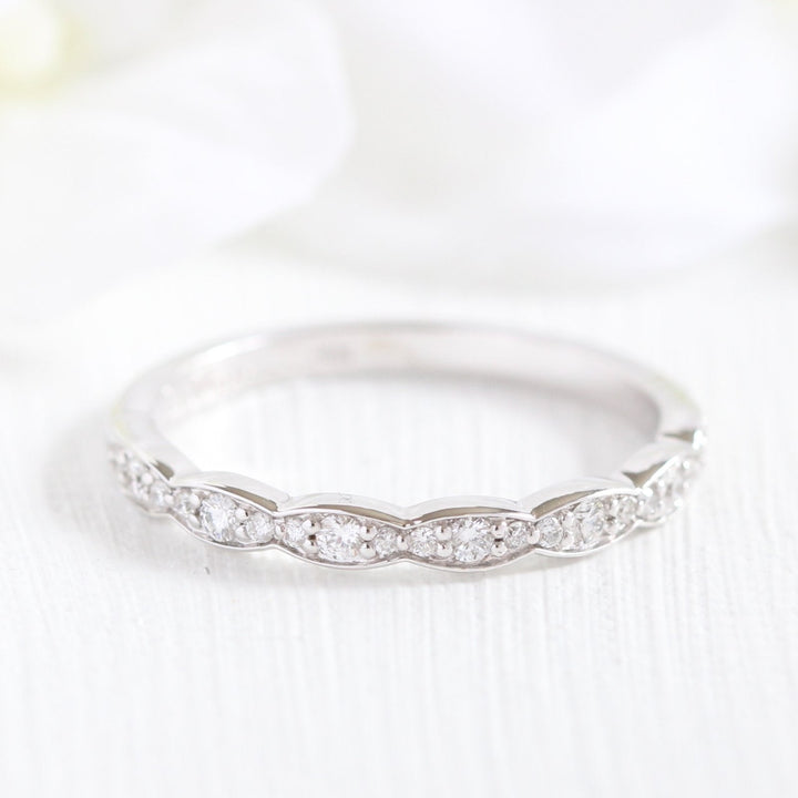Oval Vintage Floral Bridal Set With Scalloped Moissanite Band