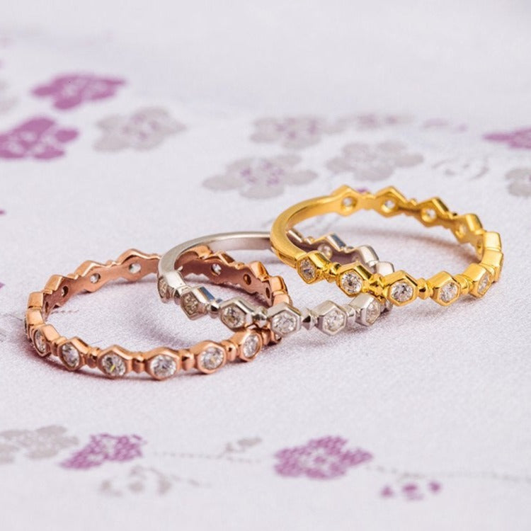 0.25CTW Round Brilliant Cut Bezel Set Unique Stacking Wedding Band