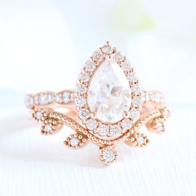 Pear Cut Moissanite Ring With curved leaf Diamond Band