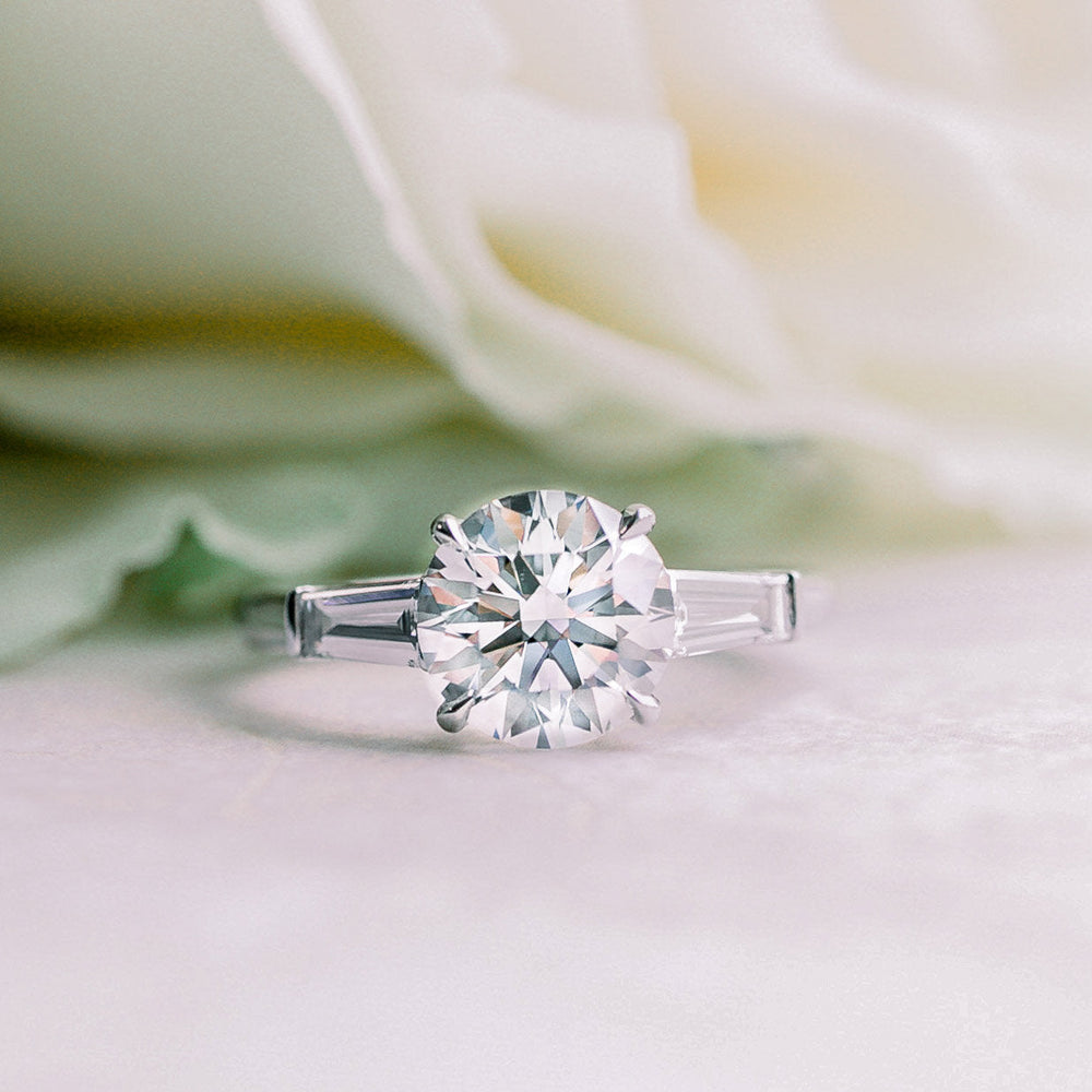 2.0CT Round Brilliant Cut Moissanite Baguette Diamond Engagement Ring