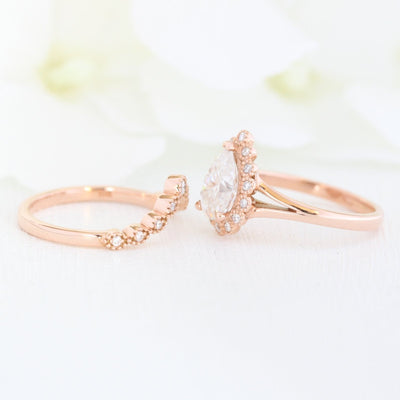 Pear Cut Moissanite Ring With Curve Halo Diamond Band