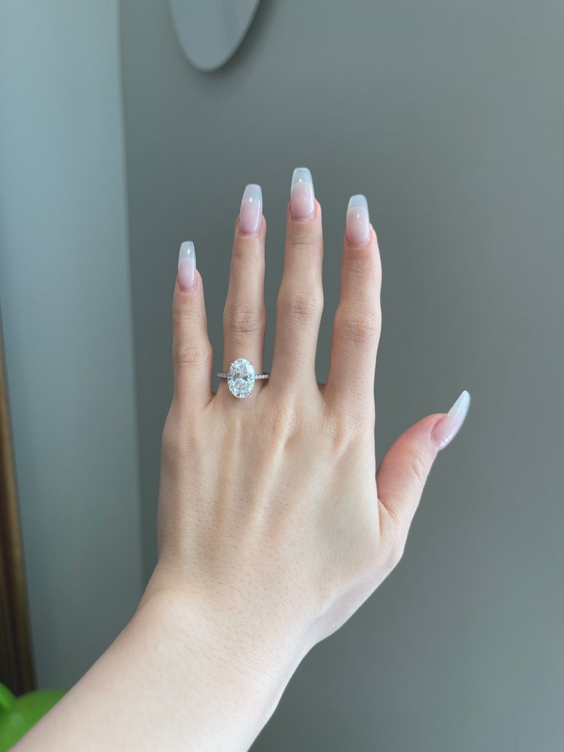 5.0CT Elongated Oval Diamond Moissanite Engagement Ring For Her