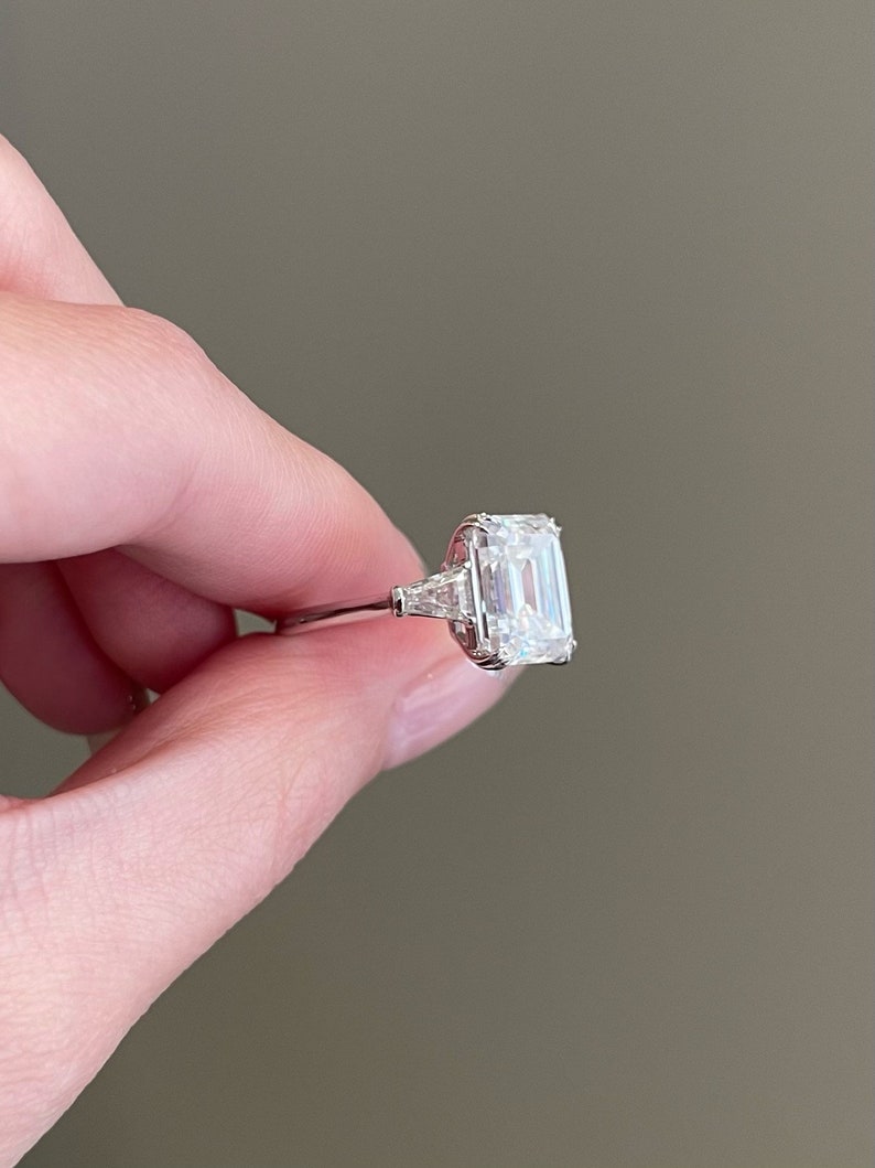 5.0CT Emerald Cut Diamond Three Stone Moissanite Engagement Ring