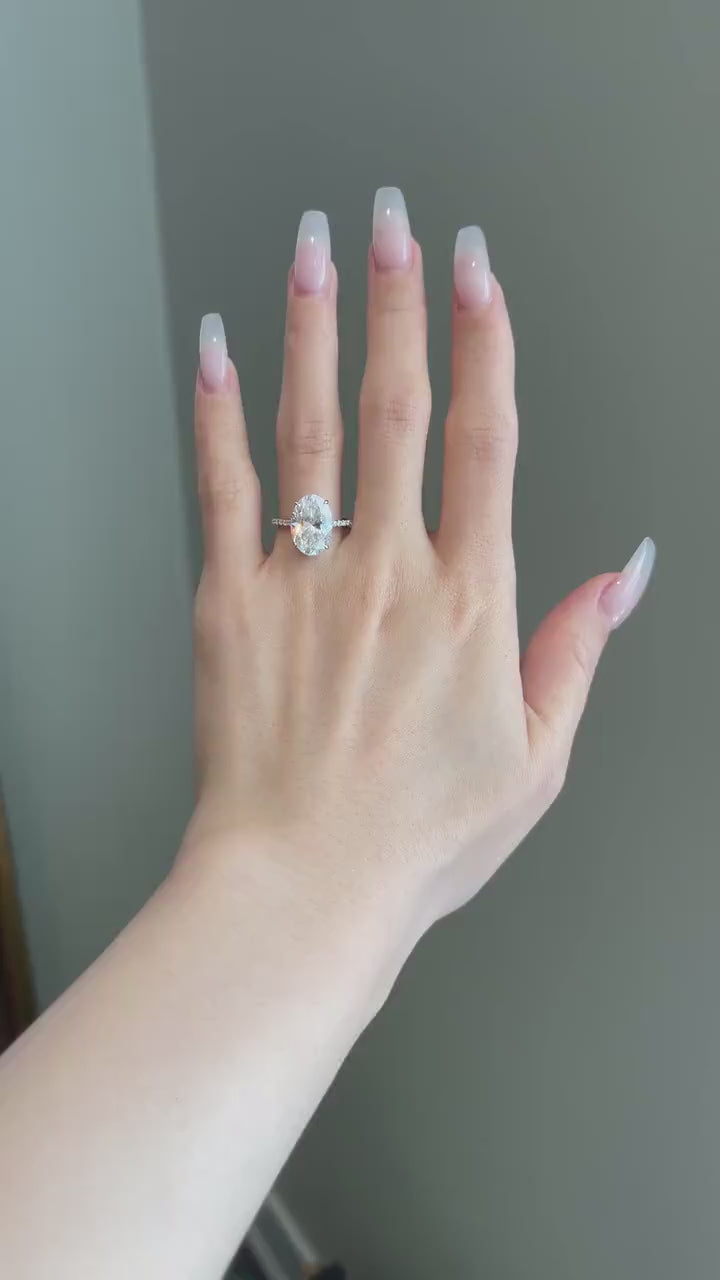 5.0CT Elongated Oval Diamond Moissanite Engagement Ring For Her