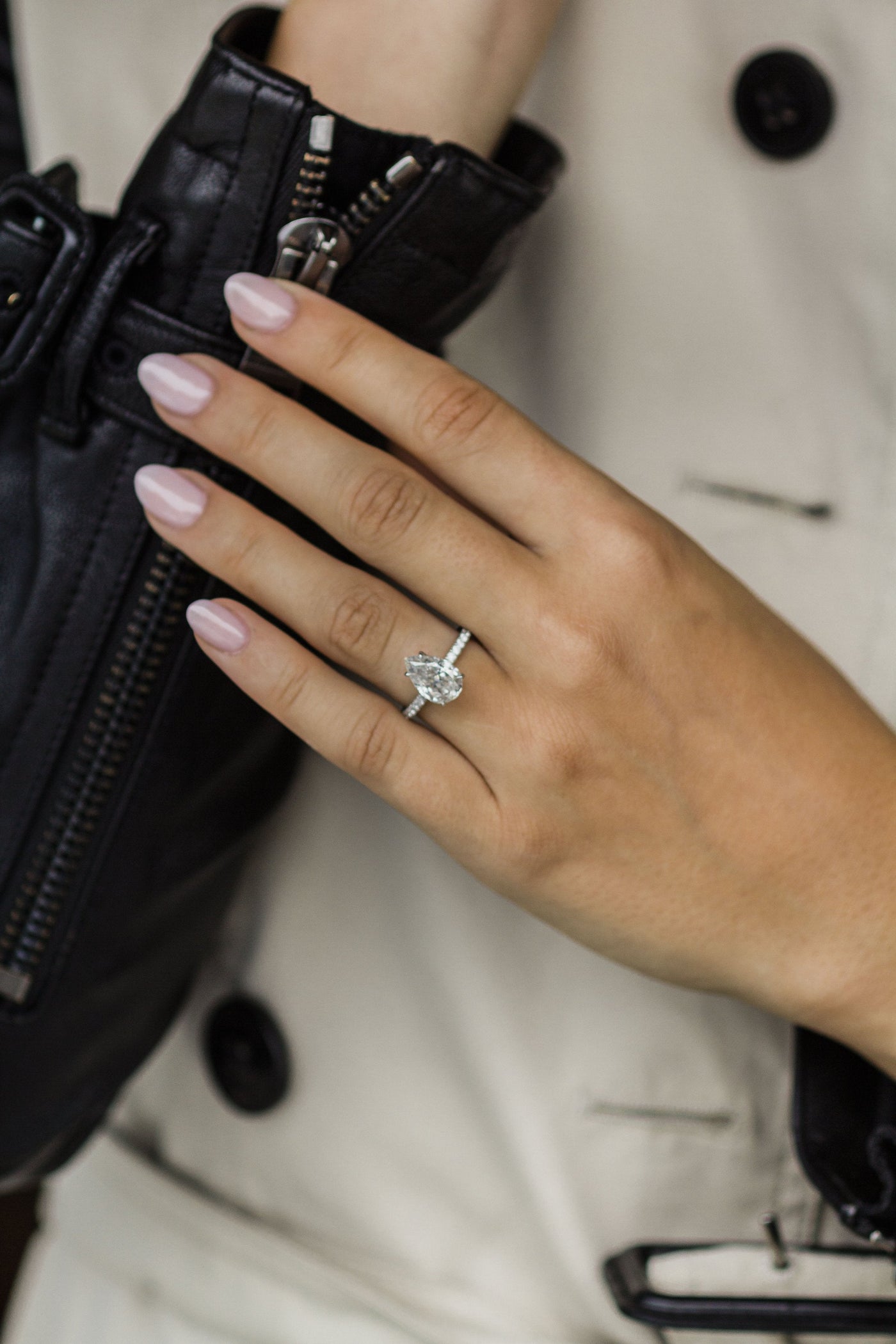 2.0CT-4.0CT Pear Cut Hidden Halo Moissanite Diamond Engagement Ring