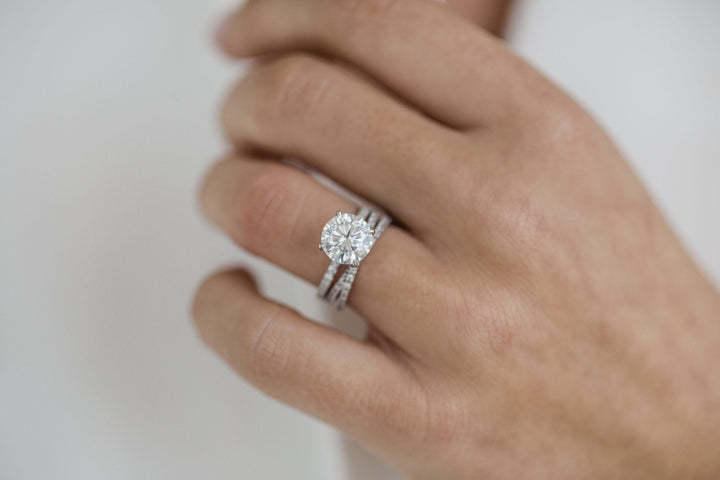 2.5 CT Round Cut Hidden Halo Moissanite Engagement Ring