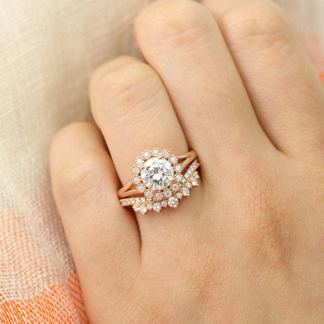 Vintage Round Cut Halo Moissanite Ring With Crown Diamond Band