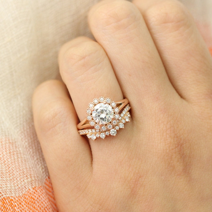 Vintage Round Cut Halo Moissanite Ring With Crown Diamond Band