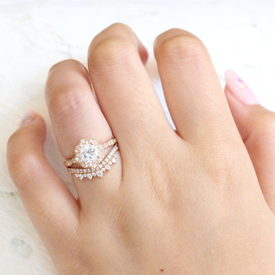 Floral Round Cut Ring in Scalloped Band With Crown Diamond Band Ring