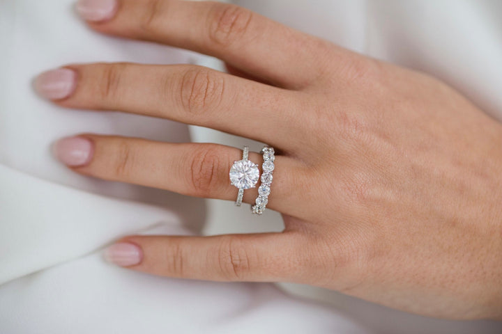 2.5 CT Round Cut Hidden Halo Moissanite Engagement Ring