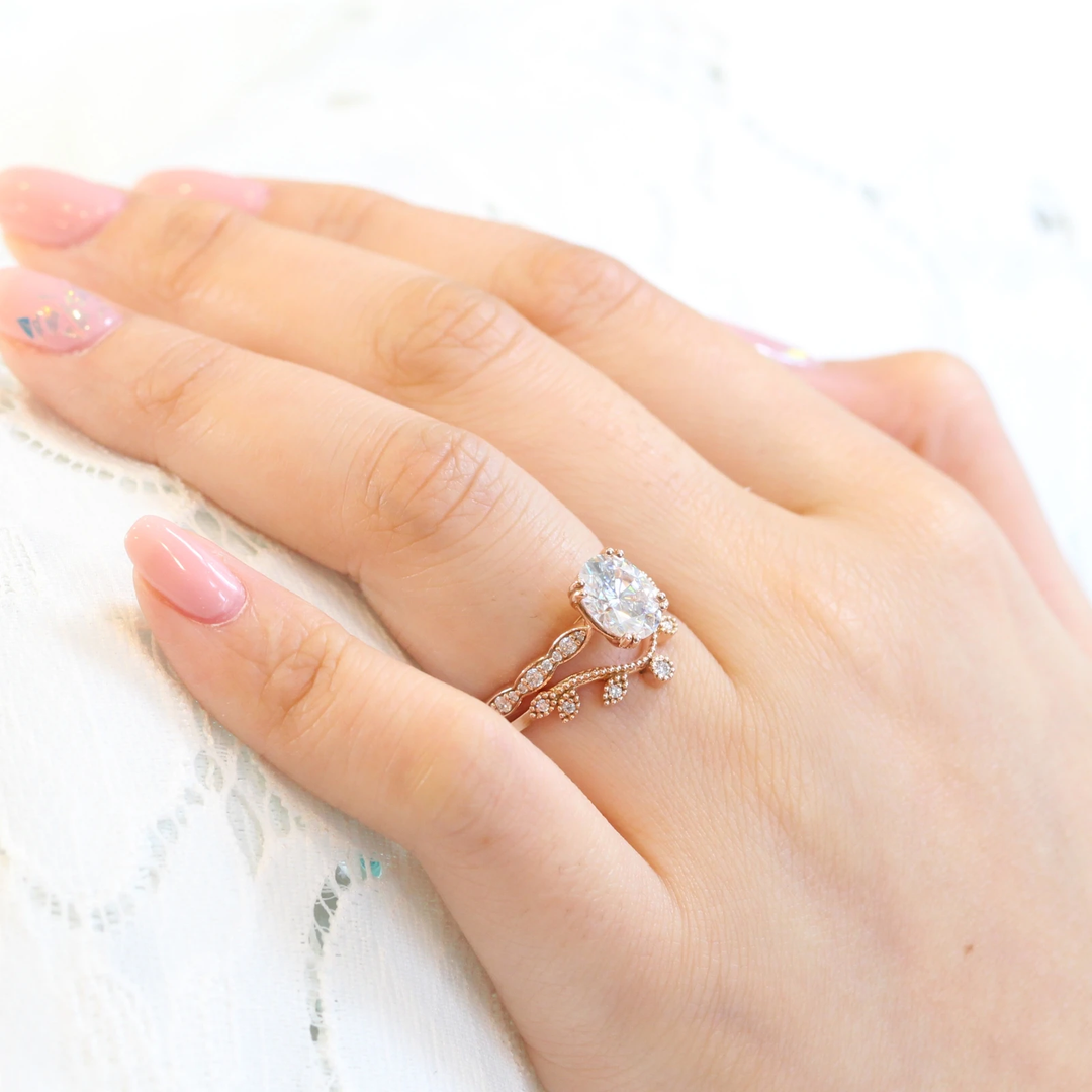 Oval Cut Moissanite Ring With Leaf Diamond Band