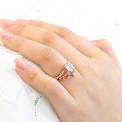 Oval Cut Moissanite Ring With Leaf Diamond Band