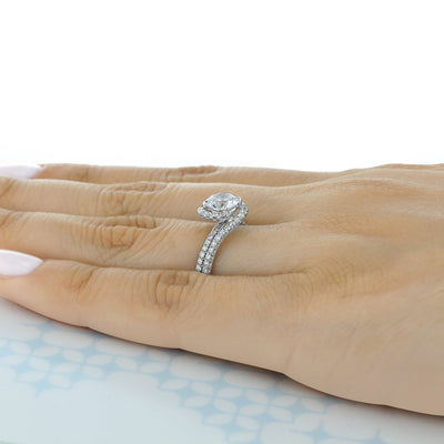 1.0CT Round Cut Halo 4 Prong Moissanite Solitaire Engagement Ring