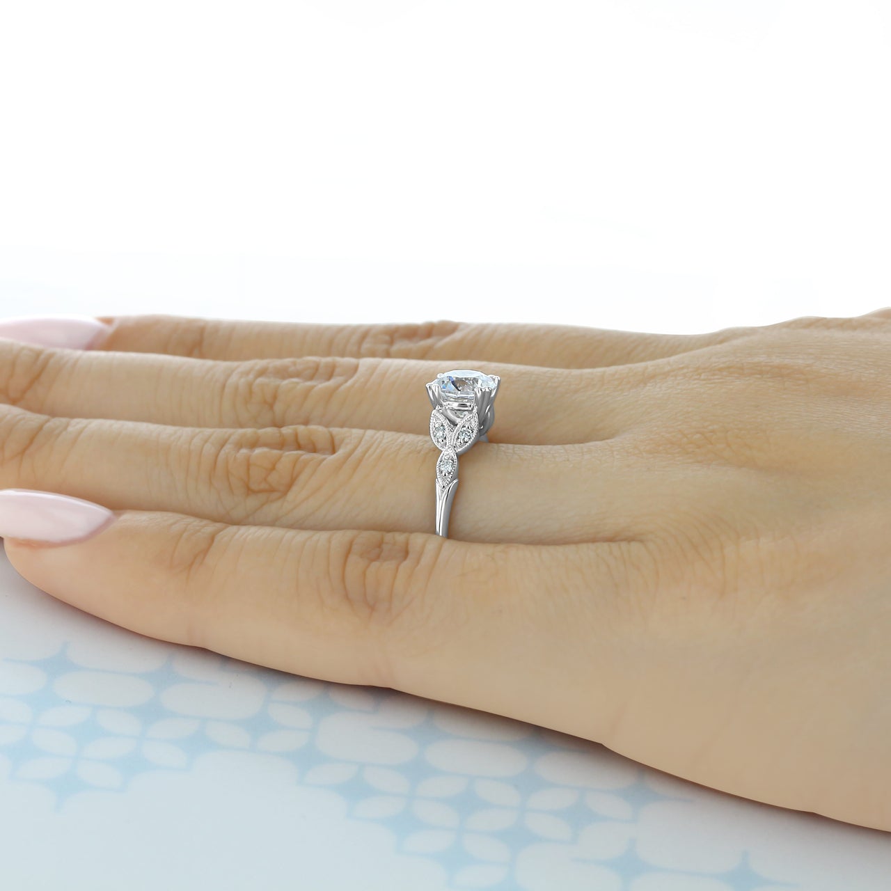 1.0CT Round Cut Vintage Style Moissanite Engagement Ring