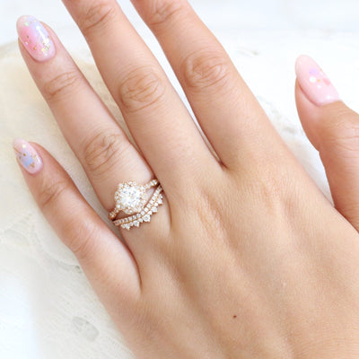 Floral Round Cut Ring in Scalloped Band With Crown Diamond Band Ring
