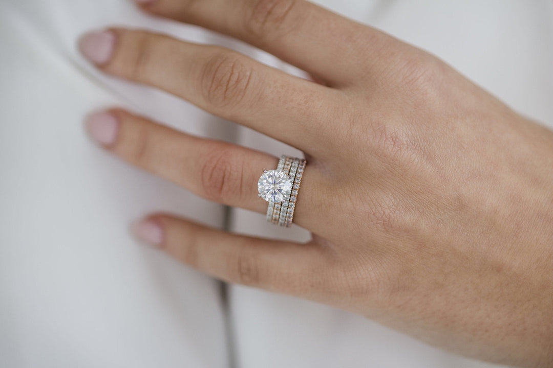 2.5 CT Round Cut Hidden Halo Moissanite Engagement Ring