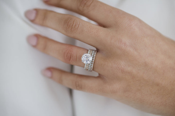 2.5 CT Round Cut Hidden Halo Moissanite Engagement Ring