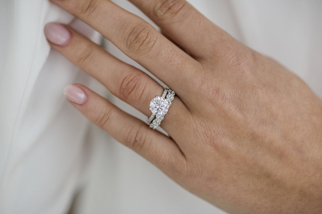 2.5 CT Round Cut Hidden Halo Moissanite Engagement Ring