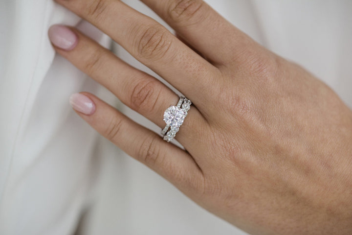 2.5 CT Round Cut Hidden Halo Moissanite Engagement Ring