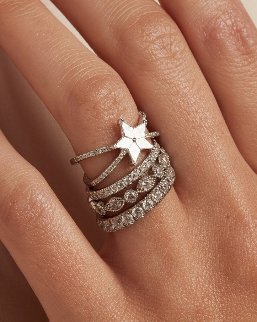 0.34CTW Round Brilliant Cut Bezel Set Unique Vintage Wedding Band