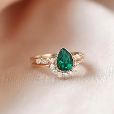 1.93ct Pear Emerald Migraine Vintage Signature Bridal Ring Set For Her