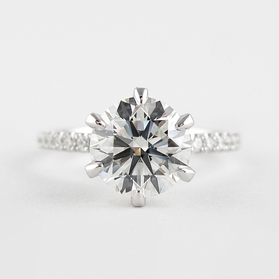 Round Cut Moissanite Engagement Ring