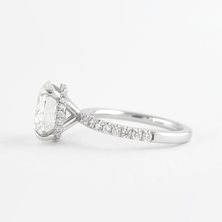 1.5 CT Round Cut Hidden Halo Moissanite Engagement Ring