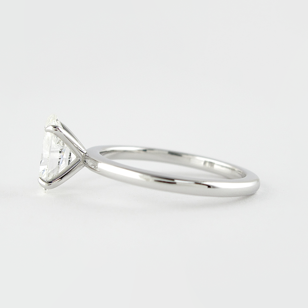 0.84CT Oval Cut 4 Prongs Moissanite Solitaire Engagement Ring