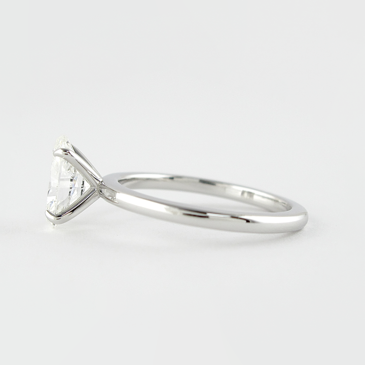 0.84CT Oval Cut 4 Prongs Moissanite Solitaire Engagement Ring