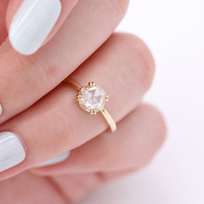 1ct Round Cut Solitaire Moissanite Diamond Engagement Ring