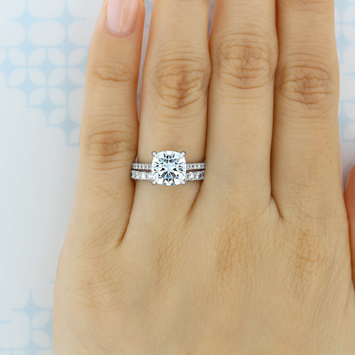 Round Brilliant Cut Full Eternity Wedding Band