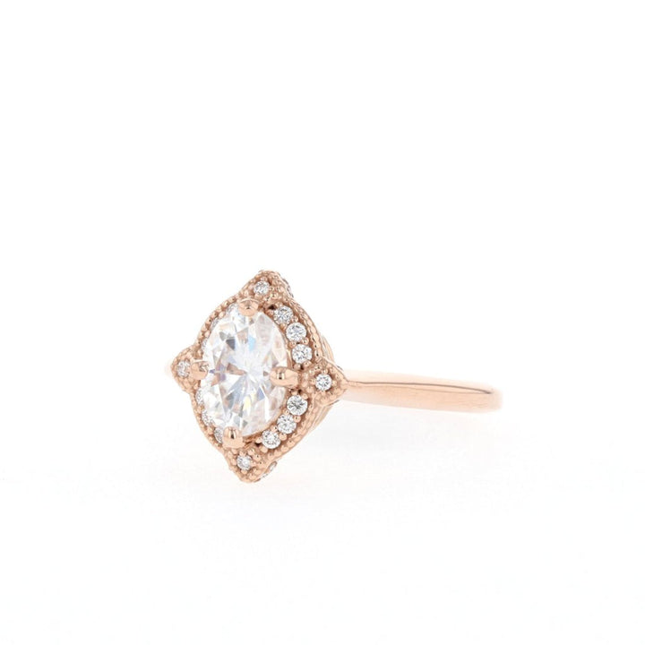 1.25CT Oval Cut  Vintage Halo Moissanite Diamond Engagement Ring