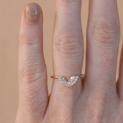 0.08ct Round brilliant Moissanite Unique Curve Diamond Wedding Band