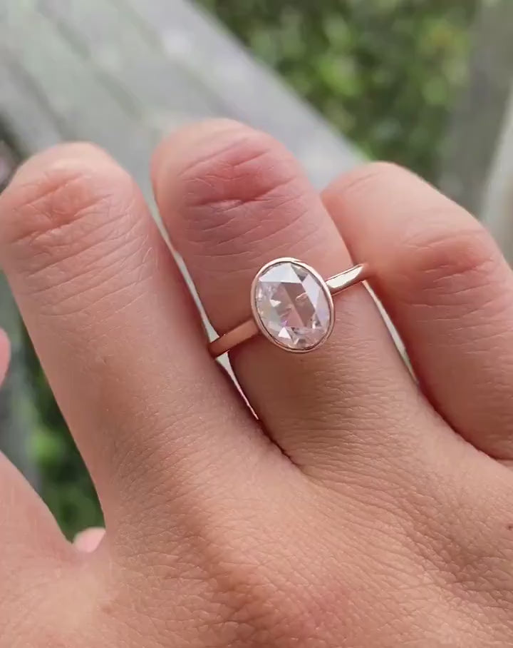 Round Brilliant Diamond Moissanite Engagement Ring