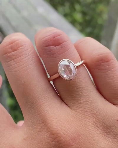 Round Brilliant Diamond Moissanite Engagement Ring