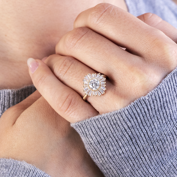 1.0CT Round Cut Baguette Halo Setting Moissanite Engagement Ring