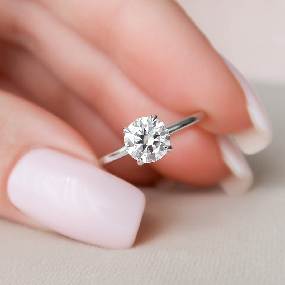 1 CT  Round Cut Moissanite Solitaire Engagement Ring