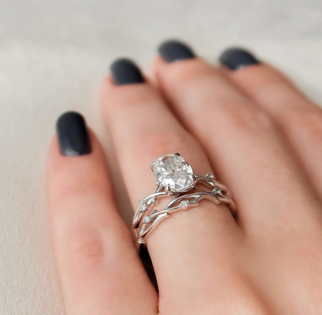 2.0CT Oval Cut Moissanite Twing Halo Bridal Engagement Ring Set