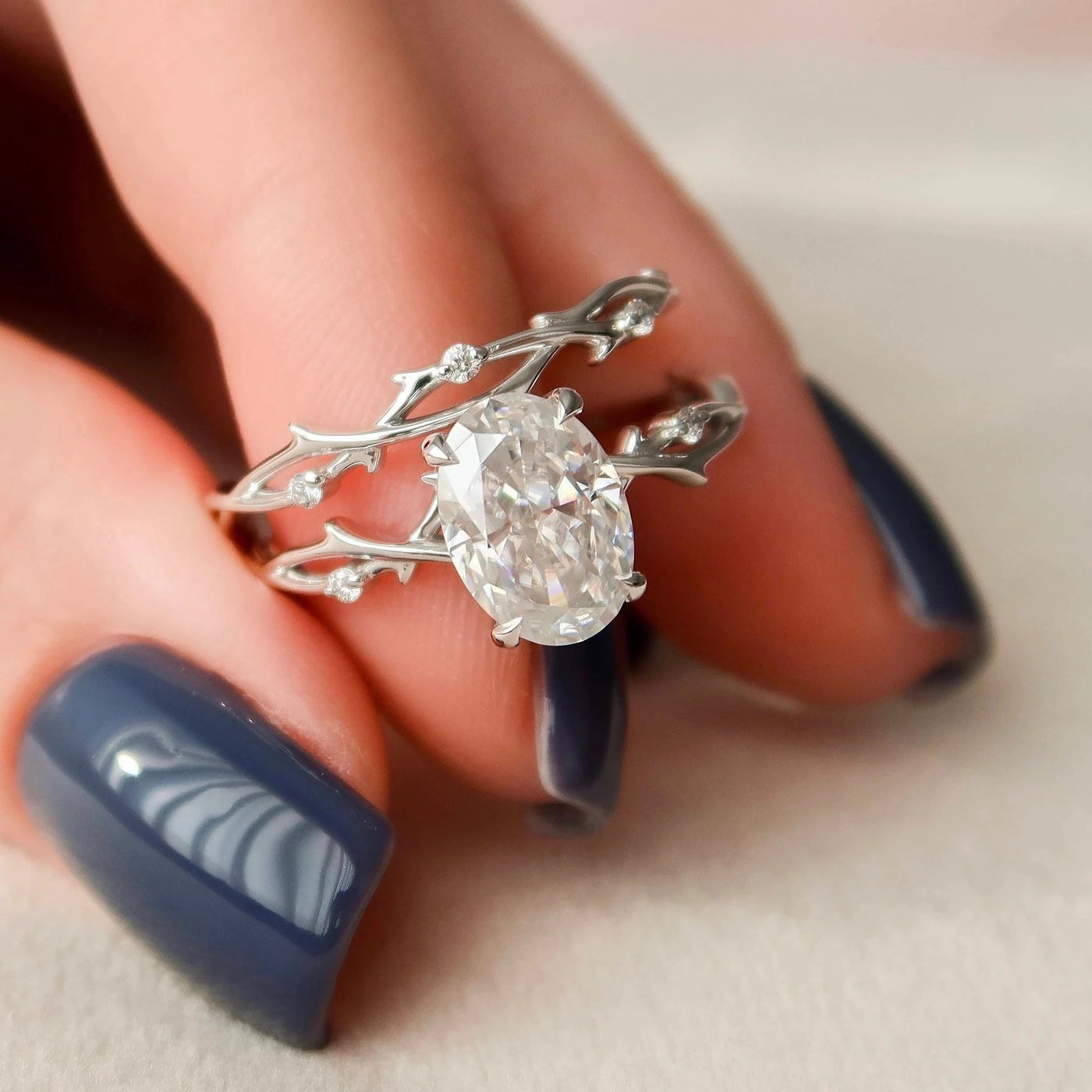 2.0CT Oval Cut Moissanite Twing Halo Bridal Engagement Ring Set