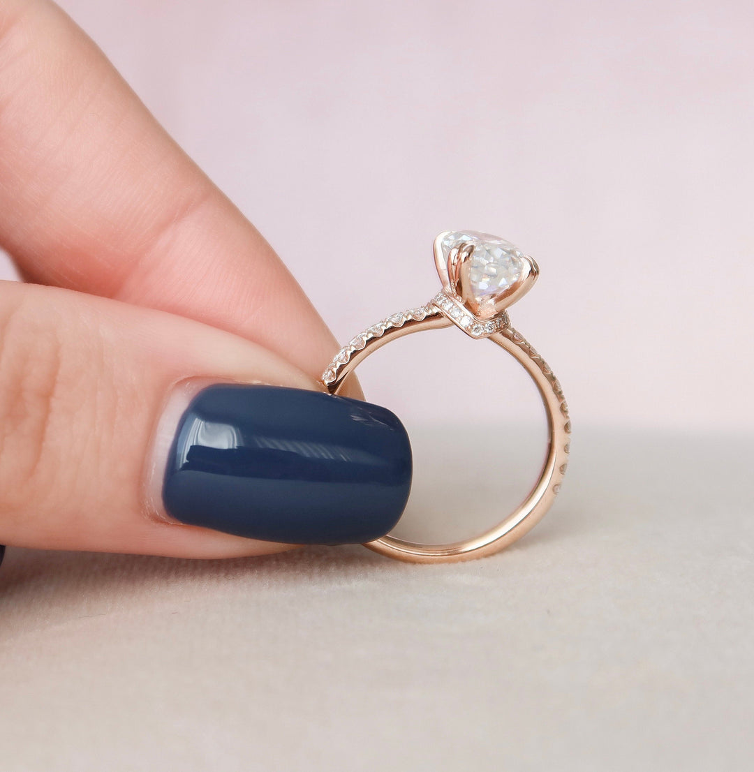 2 CT Oval cut Moissanite Wedding Ring