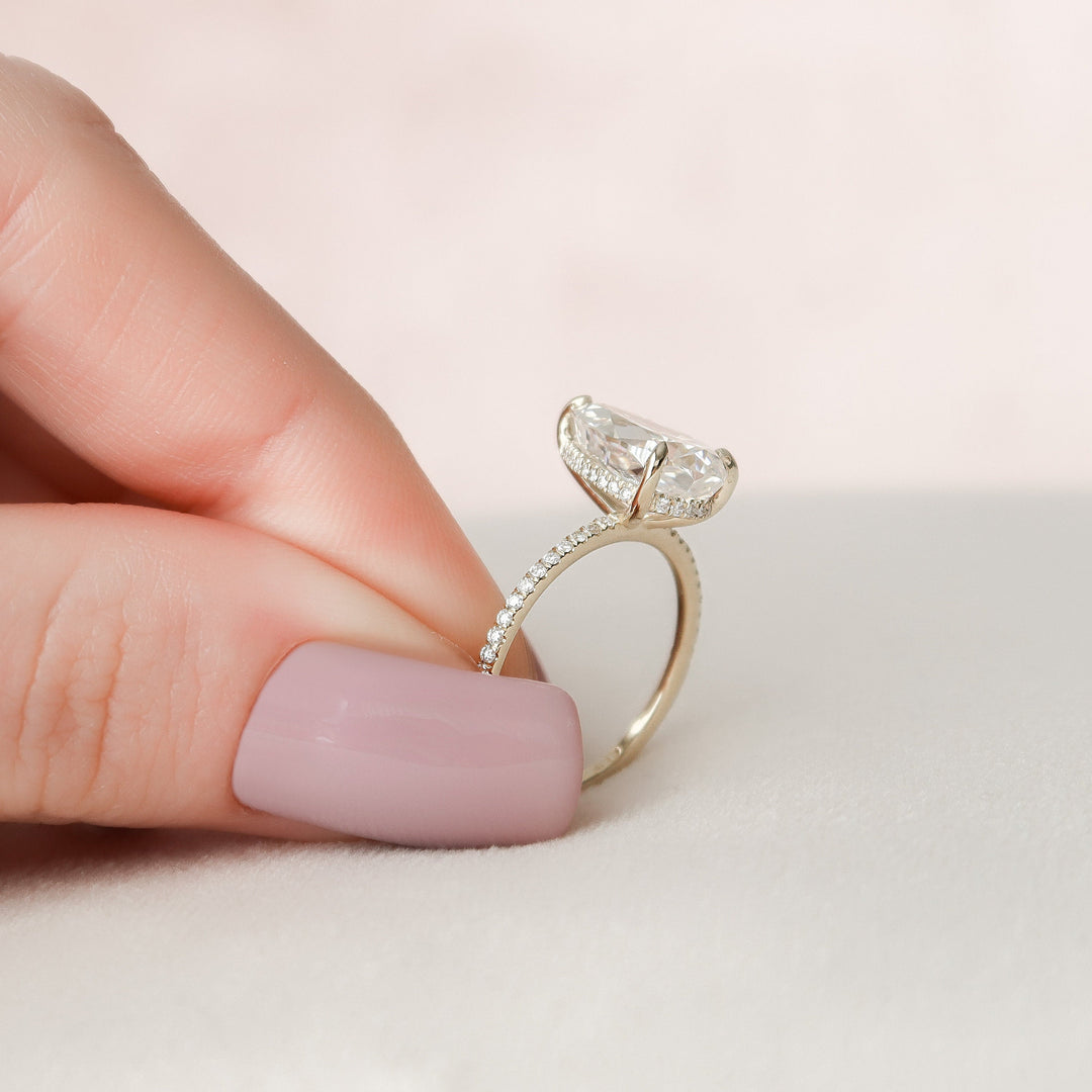 2.5 CT Pear cut Moissanite Engagement Wedding Ring