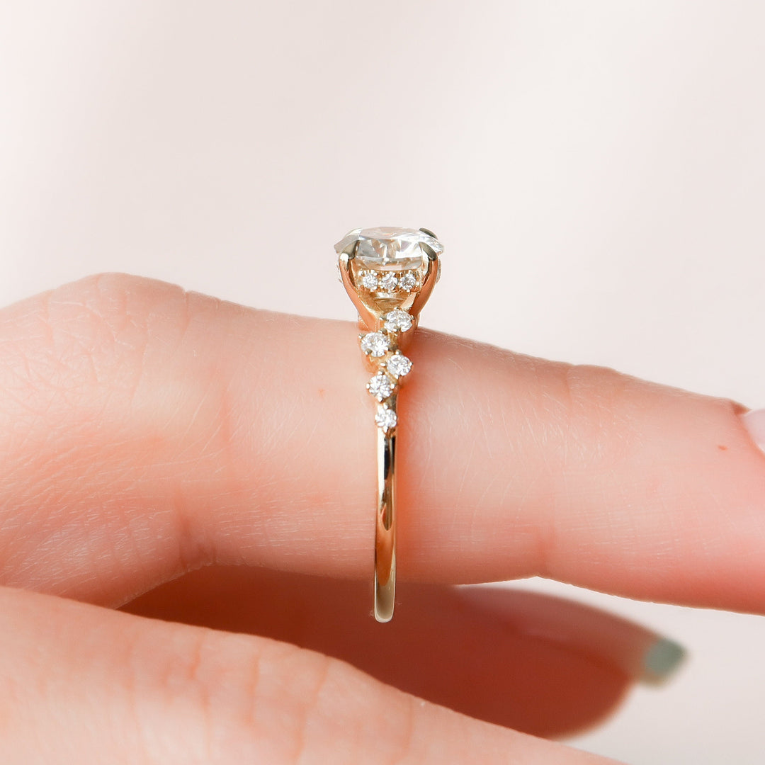 1 CT Round cut Moissanite Engagement Ring