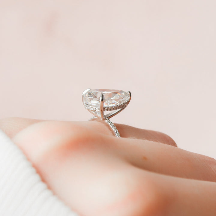 4.5 CT Pear Cut Moissanite Engagement Ring