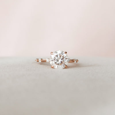 2.5 CT Round Cut Moissanite Engagement Ring