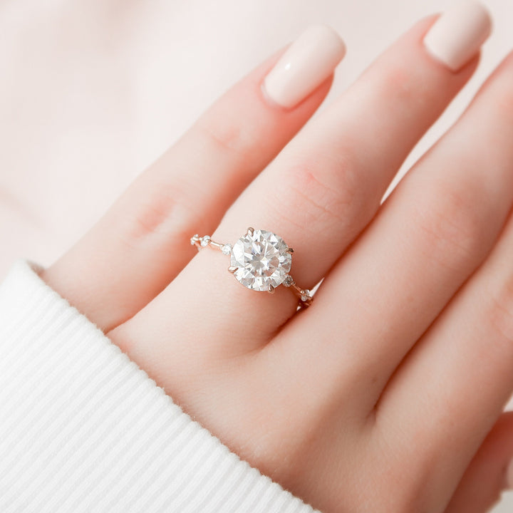 2.5 CT Round Cut Moissanite Engagement Ring