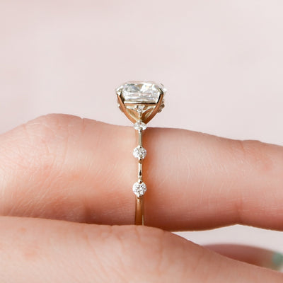 2 CT Cushion Cut Moissanite Engagement Ring