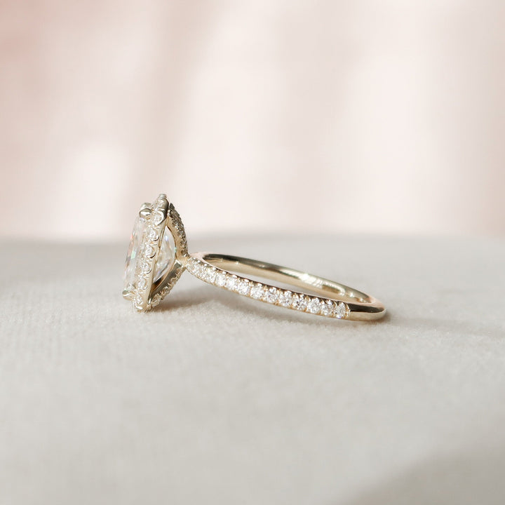 2.0CT Radiant Cut Halo Moissanite Engagement Ring